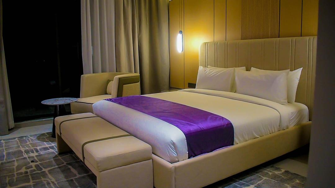 Superior Suite Cityscape Room